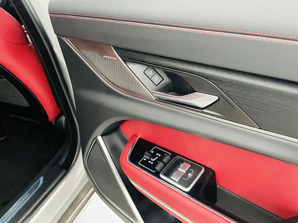 Jaguar XFL — миниатюра 13
