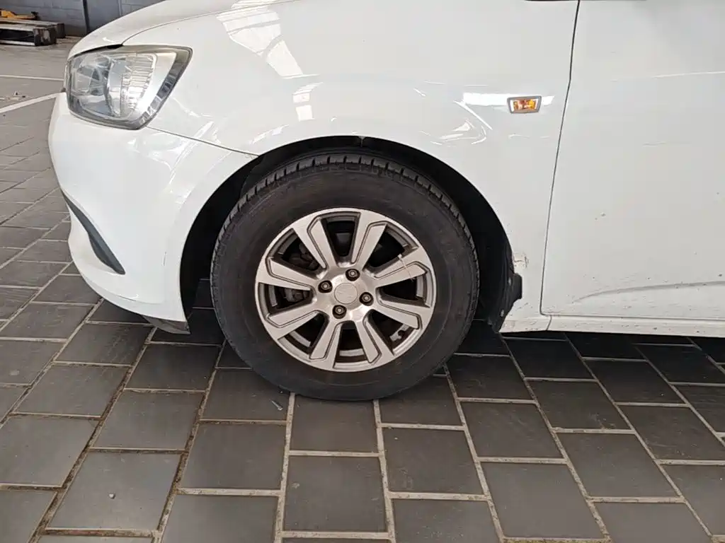 Chevrolet Aveo — миниатюра 23