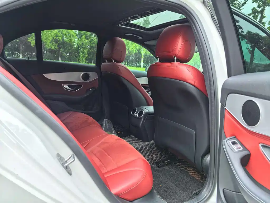 Mercedes-Benz C-Class — миниатюра 11