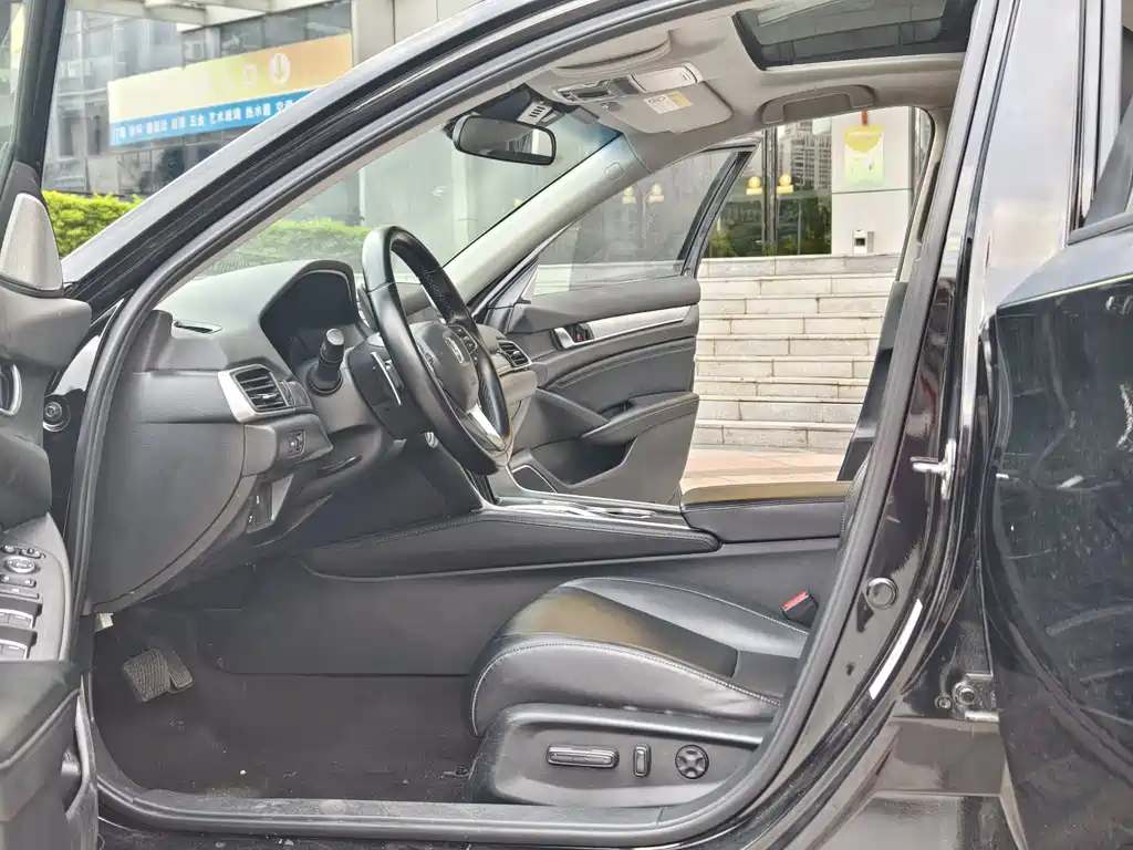 Honda Accord — миниатюра 12