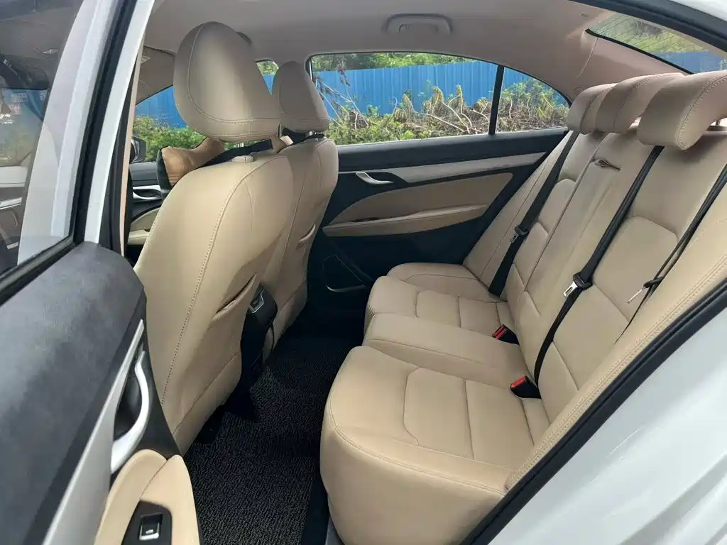 Geely Emgrand — миниатюра 17