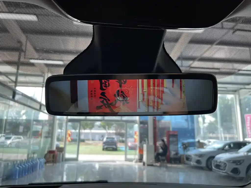 Li Auto Li MEGA — миниатюра 19