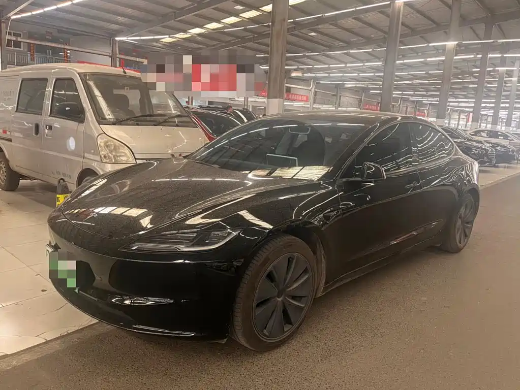 Tesla Model 3 2024