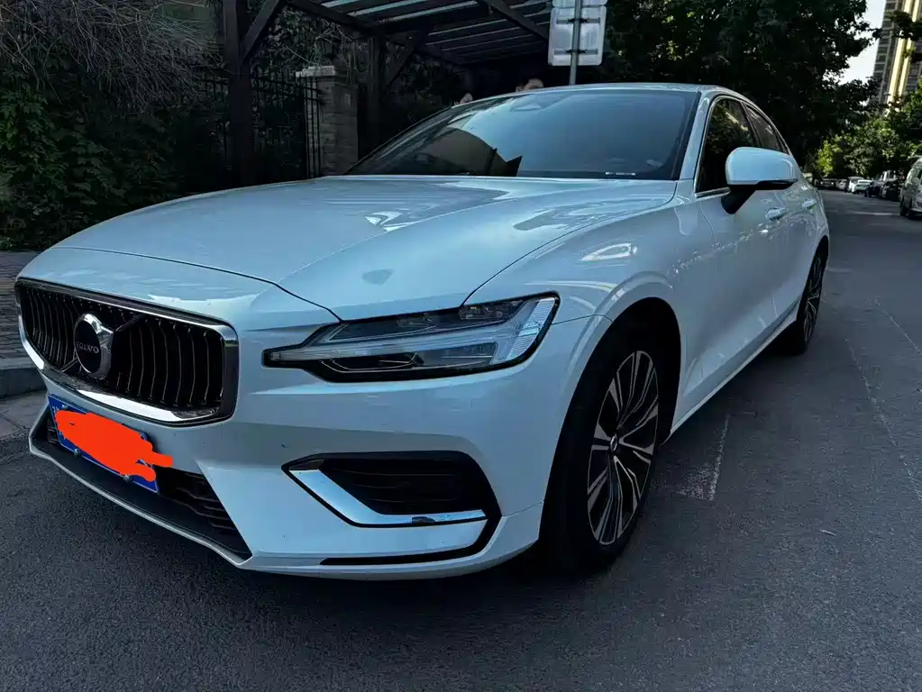 Volvo S60 2023 B4 Smart Vision Luxury Edition