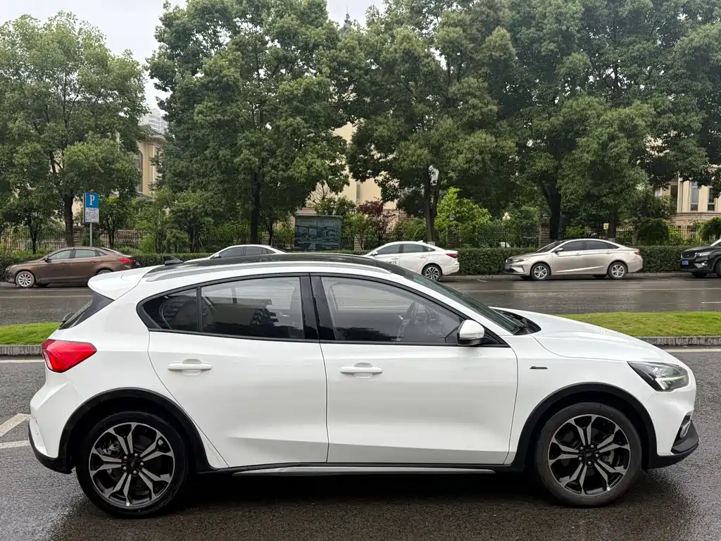 Ford Focus Active — миниатюра 4