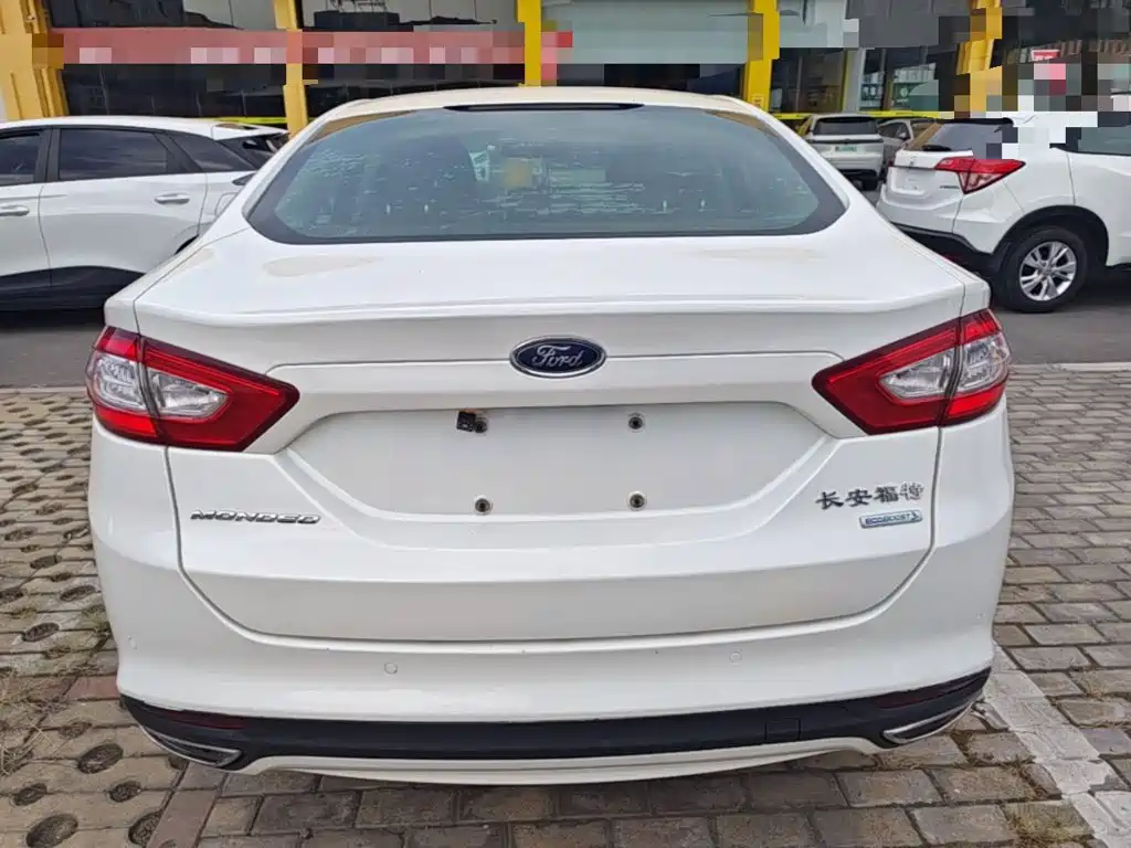 Ford Mondeo — миниатюра 6