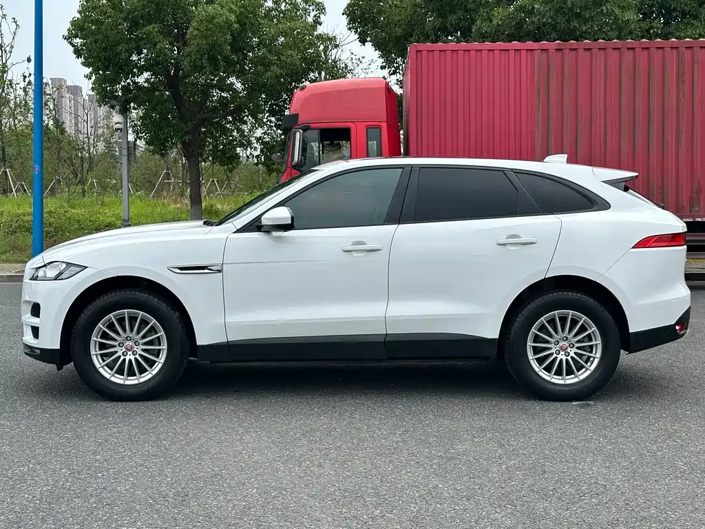 Jaguar F-Pace 2018 2.0T Premium