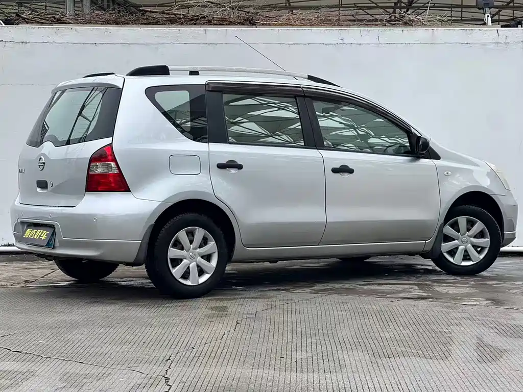 Nissan Livina — миниатюра 8