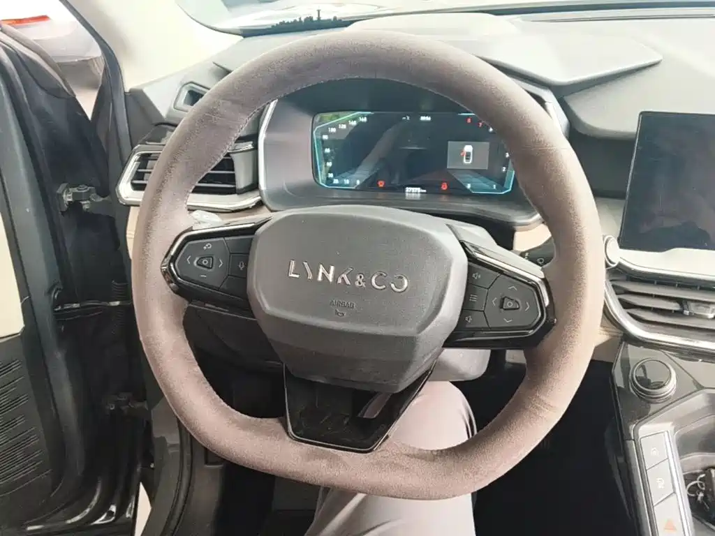 Lynk & Co 06 EM-P — миниатюра 11