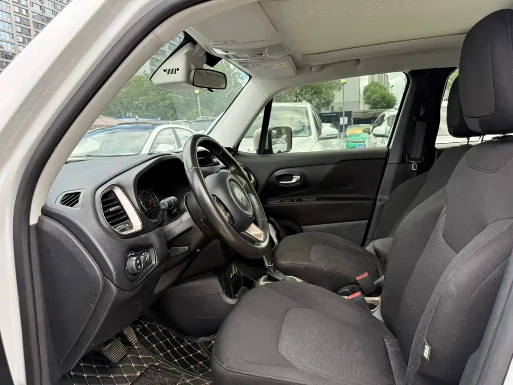 Jeep Renegade — миниатюра 4