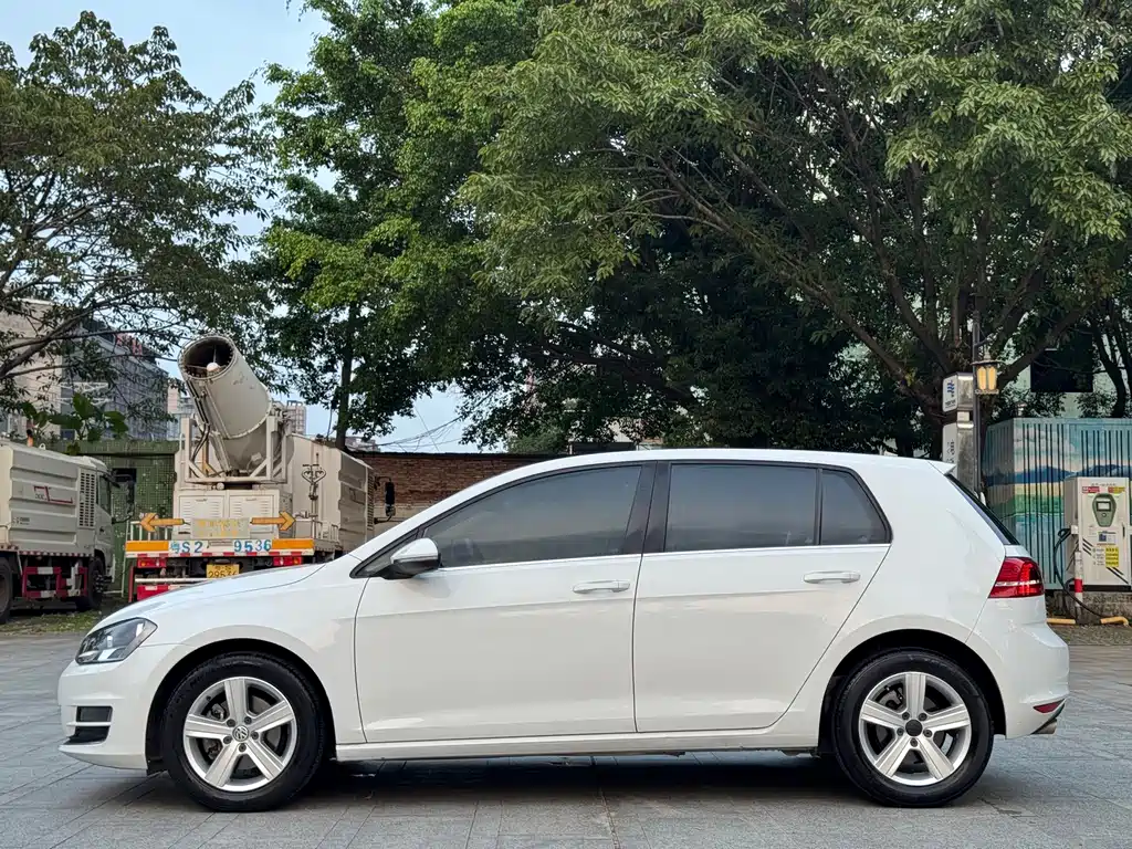 Volkswagen Golf — миниатюра 5