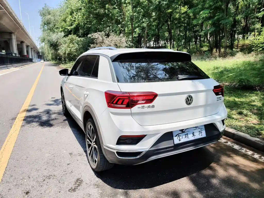 Volkswagen T-Roc — миниатюра 12