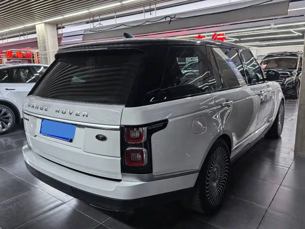 Land Rover Range Rover — миниатюра 5