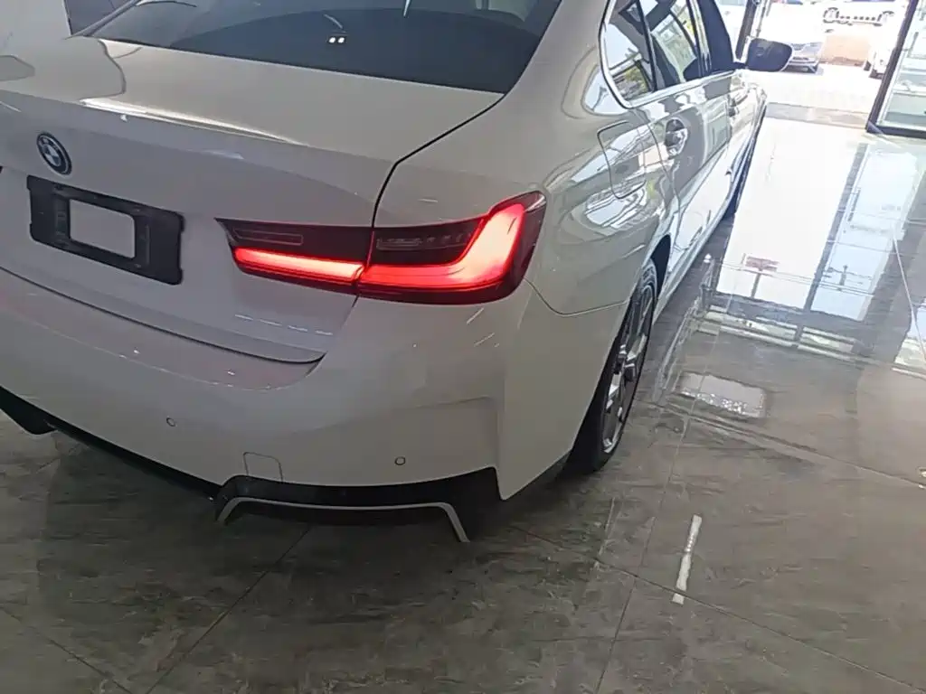 BMW i3 — миниатюра 8