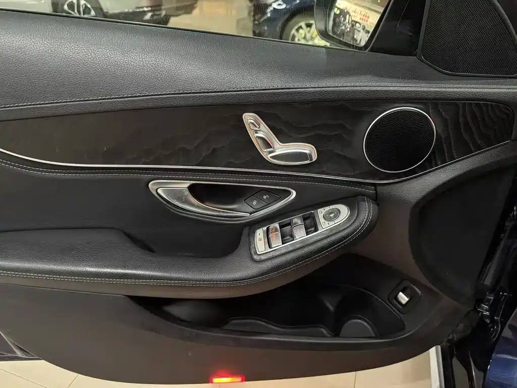 Mercedes-Benz C-Class — миниатюра 9