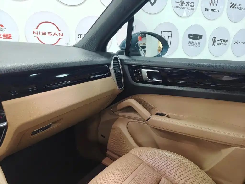 Porsche Cayenne Hybrid — миниатюра 28