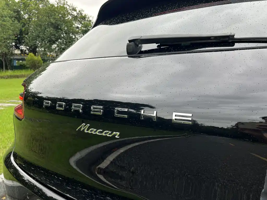 Porsche Macan — миниатюра 10