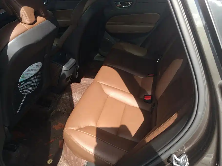 Volvo XC60 — миниатюра 11