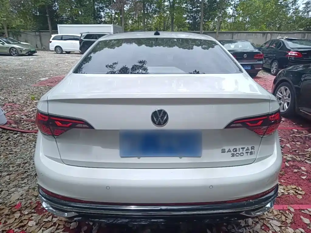 Volkswagen Sagitar 2025 300TSI DSG