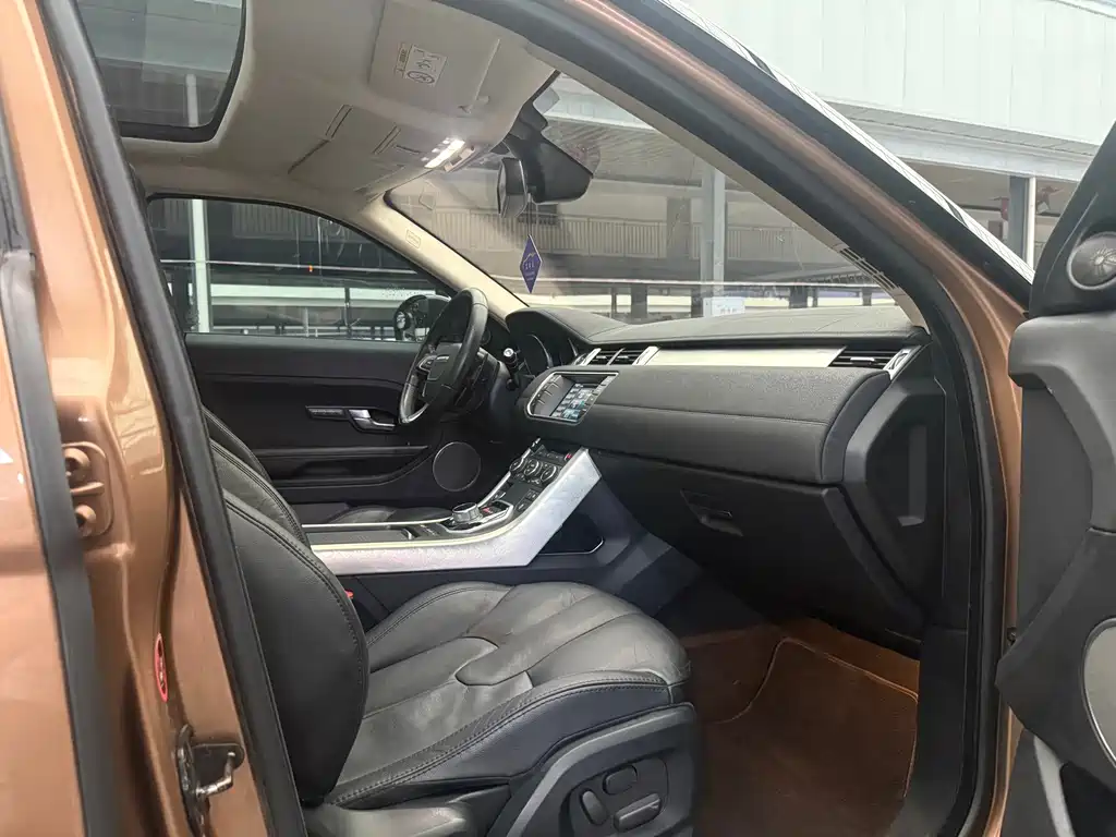 Land Rover Evoque (Import) — миниатюра 17