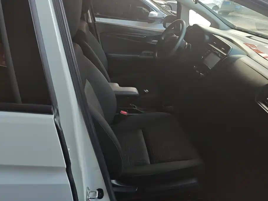 Honda Fit — миниатюра 8