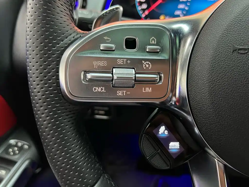 Mercedes-Benz GLB AMG — миниатюра 21