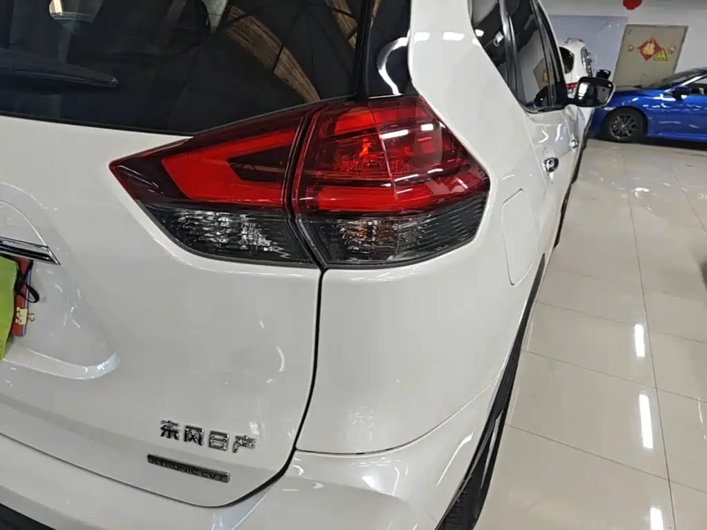 Nissan X-Trail — миниатюра 8