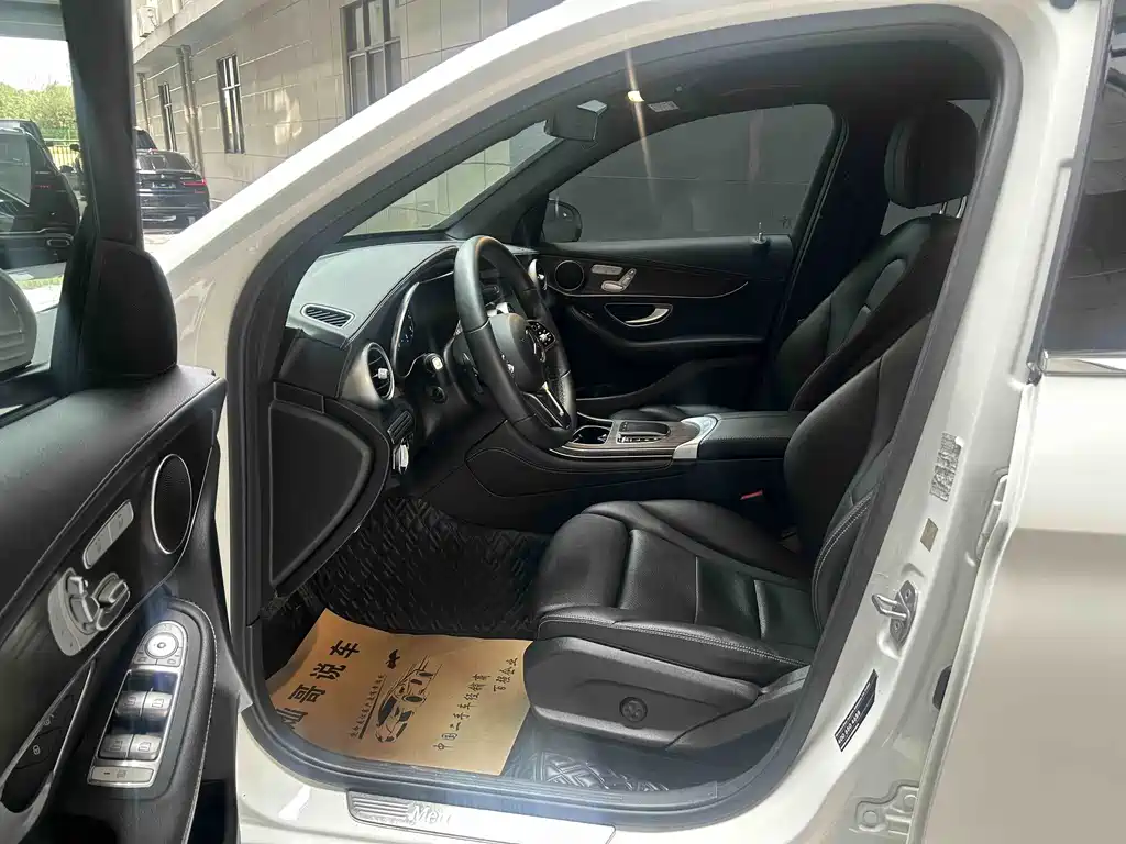 Mercedes-Benz GLC 2022 GLC 260 L 4MATIC