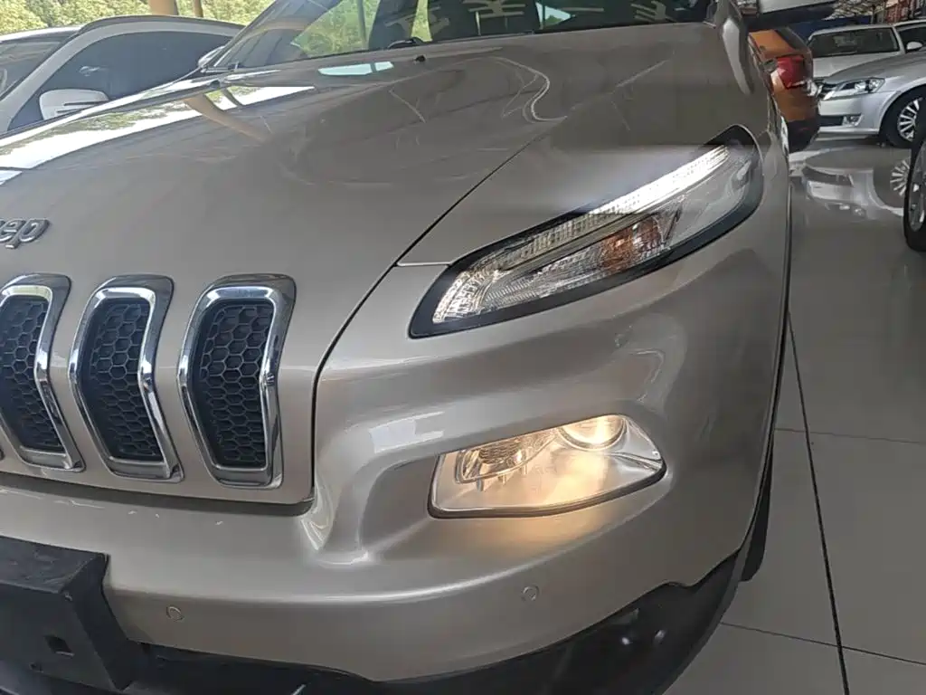 Jeep Cherokee — миниатюра 24