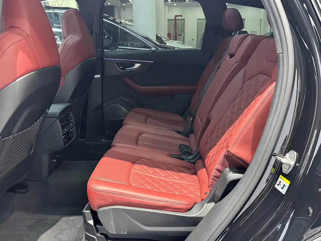 Audi SQ7 — миниатюра 11