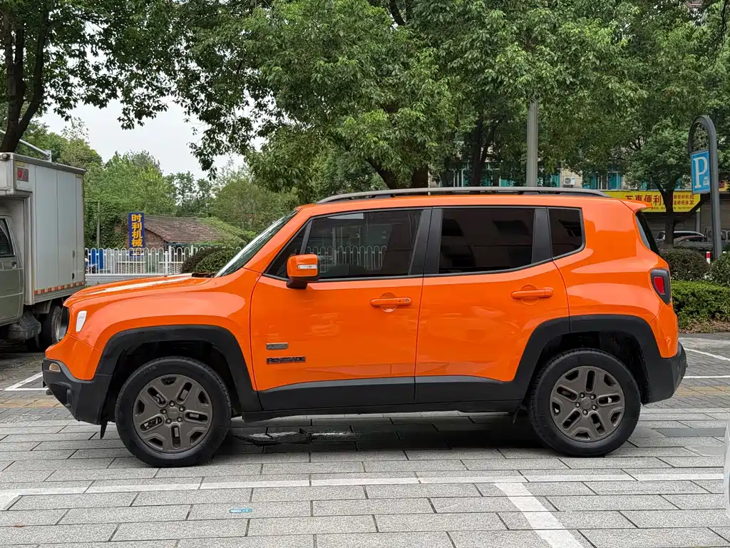 Jeep Renegade — миниатюра 10