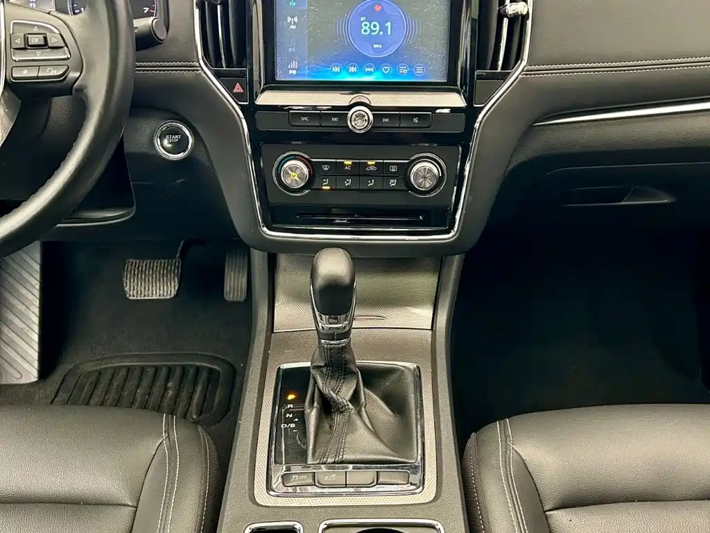 Roewe i6 Classic — миниатюра 9