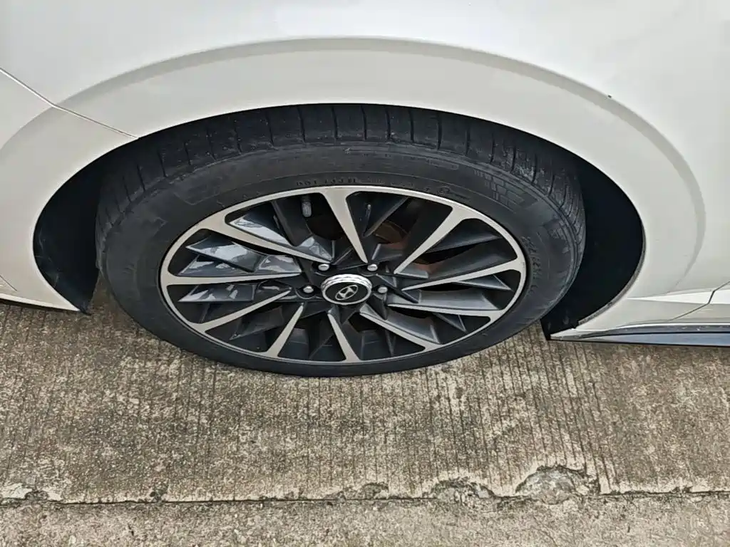 Hyundai Sonata — миниатюра 23