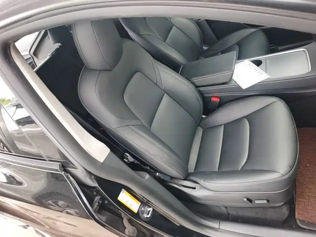 Tesla Model Y — миниатюра 25