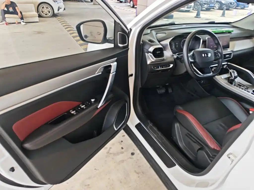 Geely Binyue — миниатюра 16