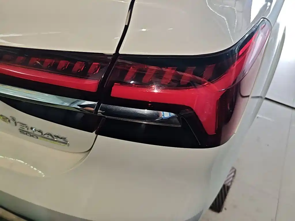 Roewe i6 MAX New Energy — миниатюра 8