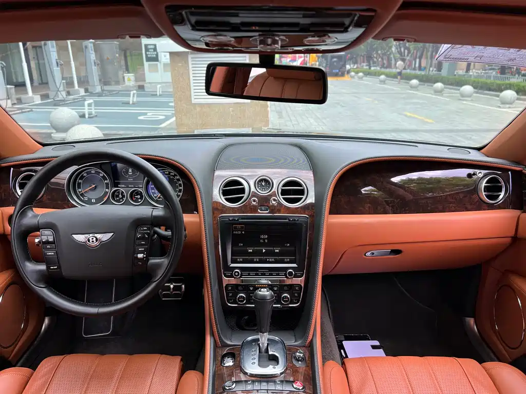 Bentley Flying Spur 6.0T W12 Luxury Edition, фото 17