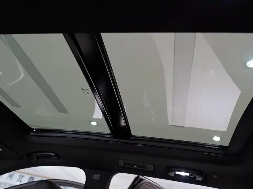 Cadillac XT6 — миниатюра 11