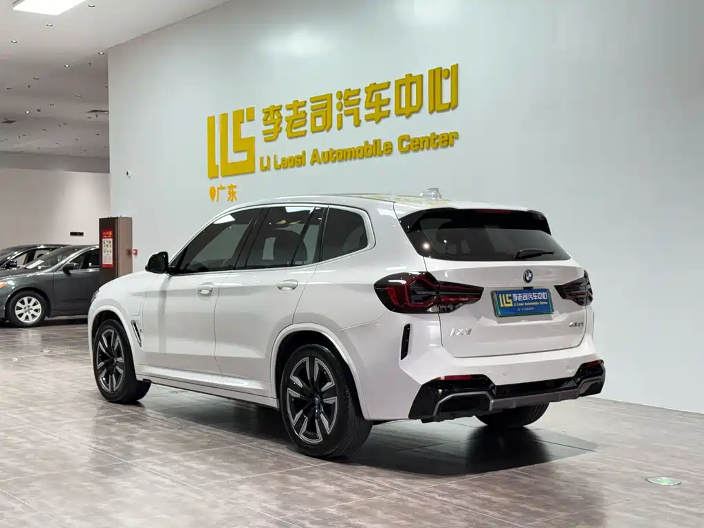 BMW iX3 — миниатюра 4