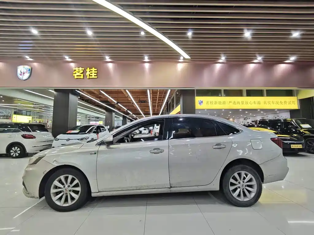 Roewe i6 2017 45T Smart