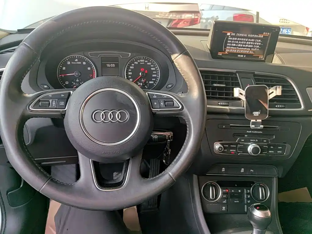 Audi Q3 — миниатюра 10