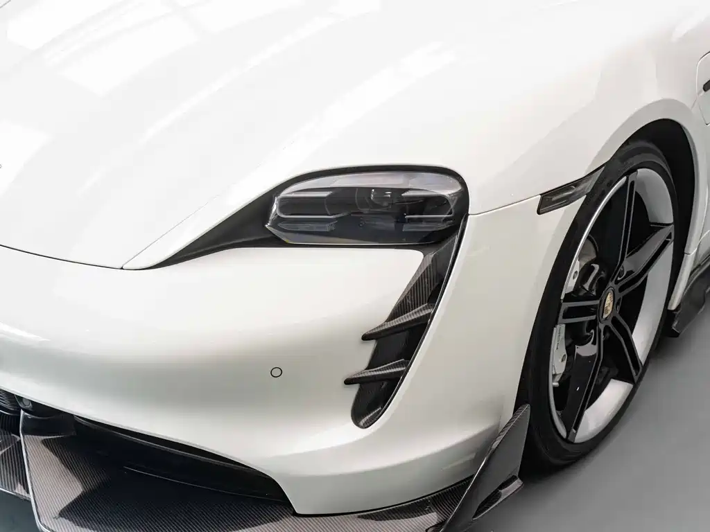 Porsche Taycan — миниатюра 4