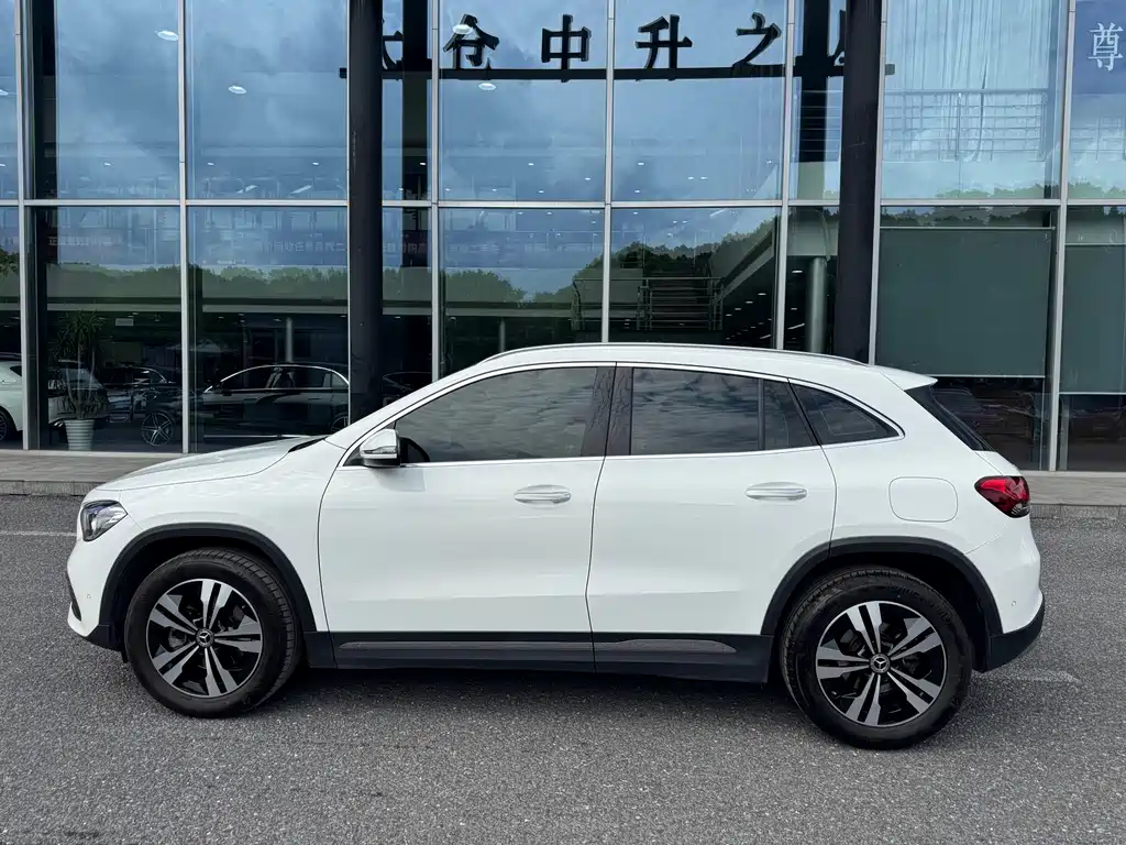 Mercedes-Benz GLA — миниатюра 7