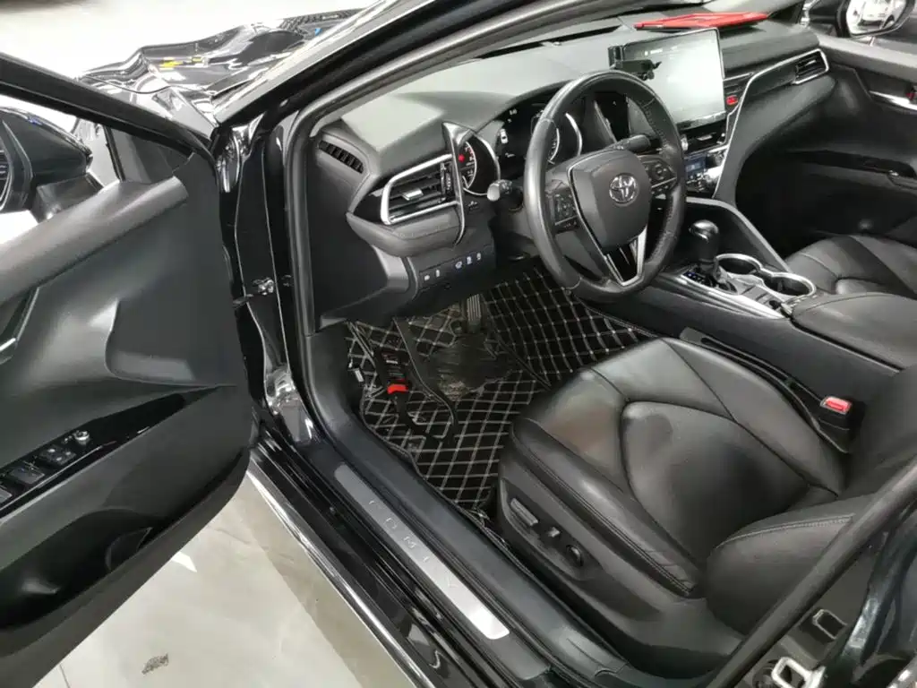 Toyota Camry — миниатюра 16