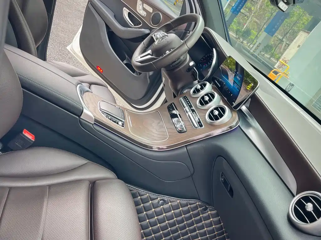 Mercedes-Benz GLC — миниатюра 12