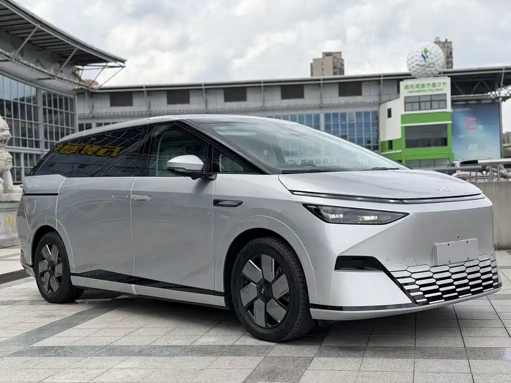 XPeng X9 — миниатюра 3