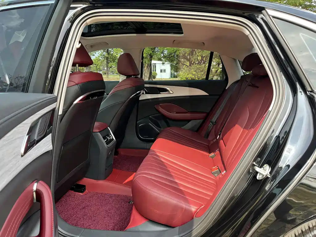 Hongqi Hongqi H5 — миниатюра 13