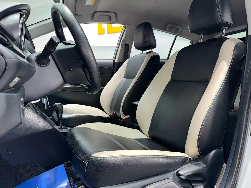 Toyota Yaris L — миниатюра 6