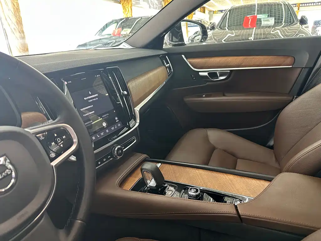 Volvo S90 — миниатюра 19