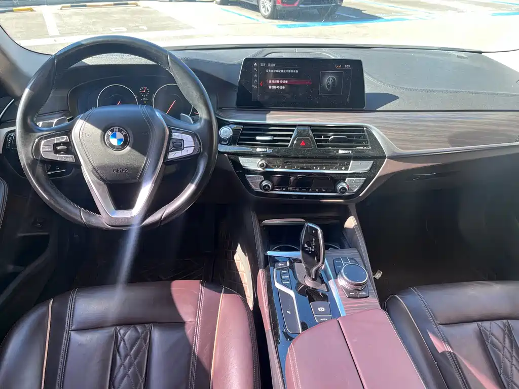 BMW 5 Series — миниатюра 9